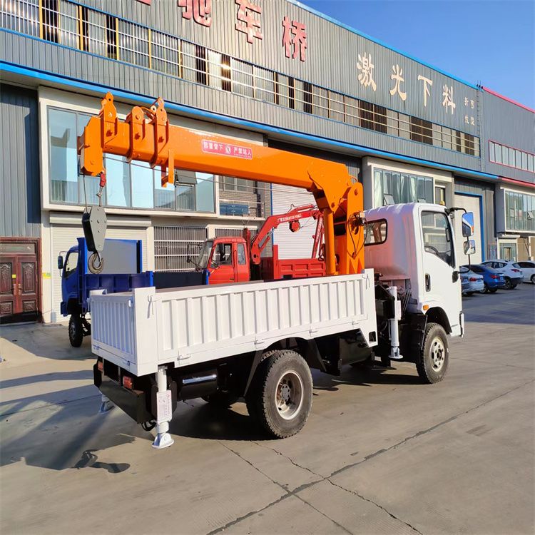 长武县三轮随车吊定制 农用改装机自备吊中瑞长期出售